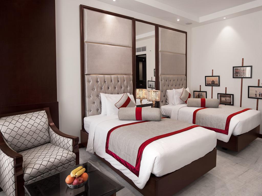 The Sunway Manor Hotel Pondicherry Exterior photo